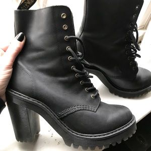 Doc Marten’s Kendra Boot size US 8